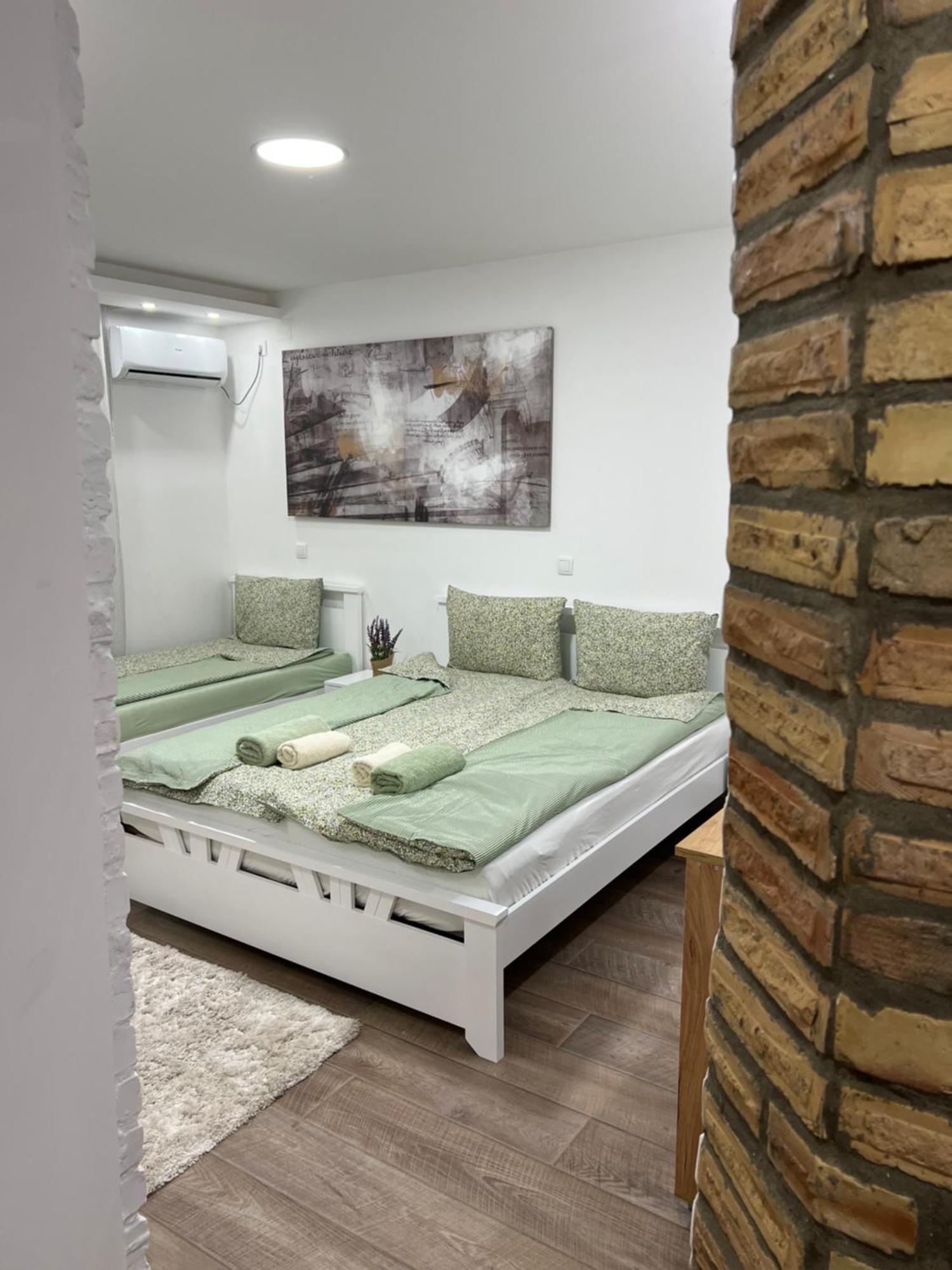Guest House Lila Sombor Exterior photo
